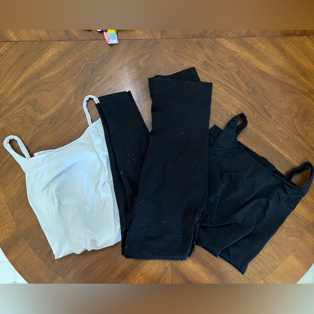 Blanqi maternity bundle